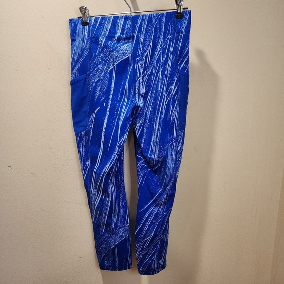 Sport Illustrated Women's High Rise Tummy Control Capri leggings size M - Picture 8 of 9